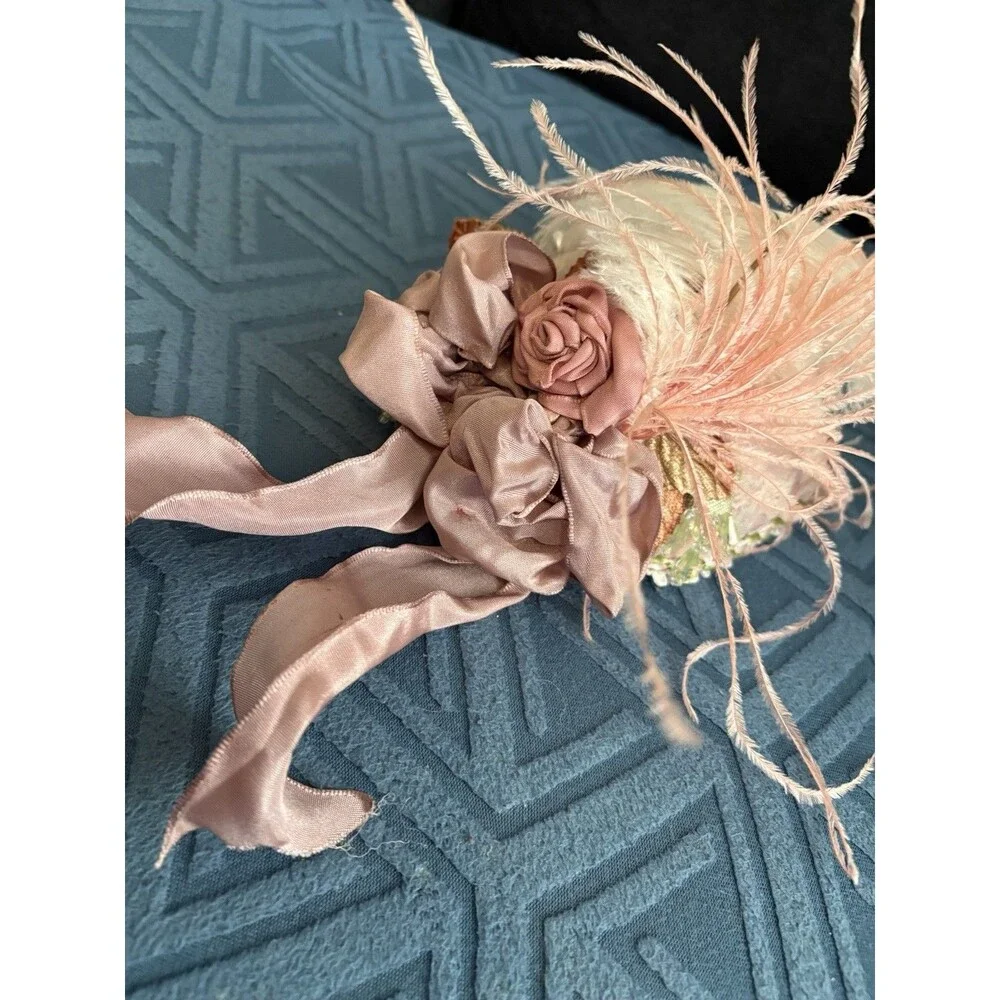 Vintage 1950s/60s Pink Lace & Feather Percher Cocktail Hat Miniature Fascinator